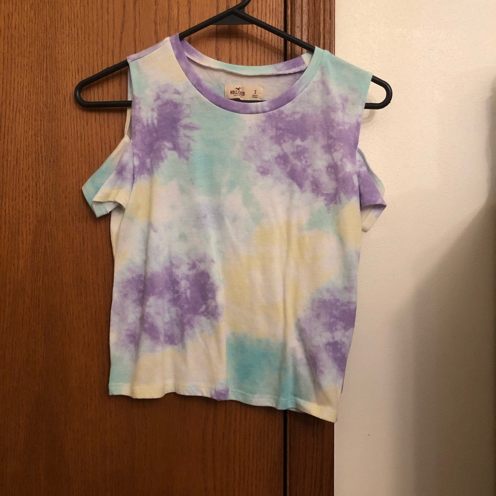 hollister shirt sleeve cold shoulder top